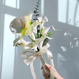 Fleurs décoratives simulation haut de gamme Royal Royal de la Bouquet Bride Wedding Calla Flower Brides Dmaid Bridal Party