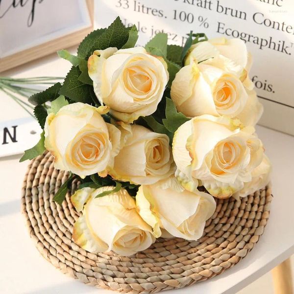 Fleurs décoratives de haute qualité Fleur artificielle Vera Bouquet de Roses Bouquet Western Silk European Home Wedding Decoration