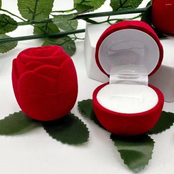 Flores decorativas Caja de aretes de anillo de rosa roja de alta simulación Regalos románticos para niña Joyería artificial Feliz día de San Valentín Decoración de fiesta