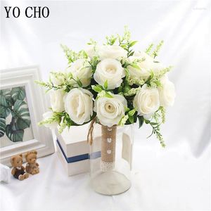Flores decorativas que sostienen el ramo de boda de rosa natural artificial con cinta de satén de seda champán blanca rosa dama de honor