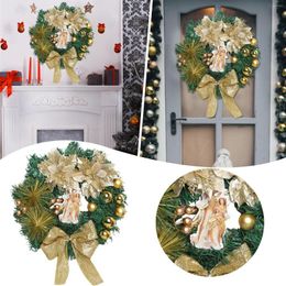 Decoratieve bloemen opblaasbare krans heilige kerstverlichte scène bij de voordeur licht op bord
