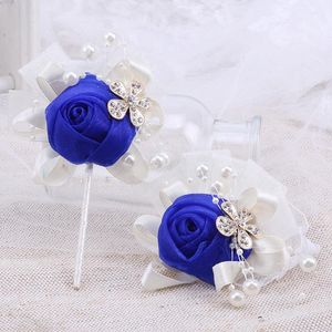 Decoratieve bloemen Koreaanse bruidegompak Rapel Pin Banquet Bridal Rhinestone Ribbon Rose Corsage Polsbloembruiloft Gift T042