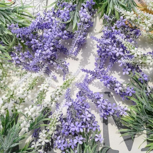 Flores decorativas Lavanda Fiesta de boda falsa Decoraciones para habitaciones Flor artificial Decoración para el hogar Florero Ramo Madres Día de San Valentín Regalo