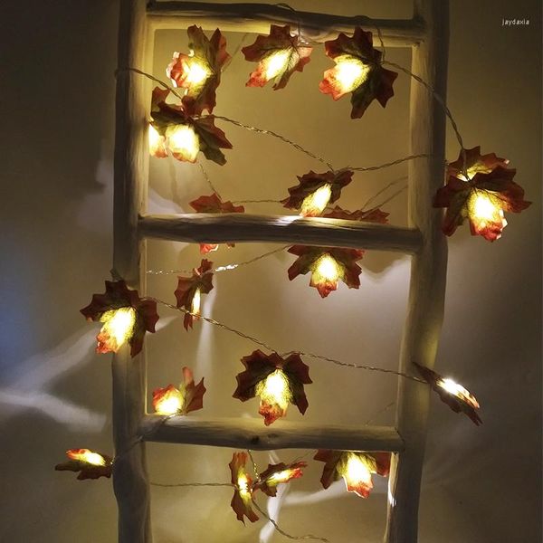 Flores decorativas, luz LED, decoración de hojas artificiales de otoño, vid de otoño blanca brillante para colgar en la pared, decoración de jardín