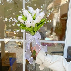 Flores decorativas Lirio de los valles Flor artificial Ramo de novia blanco Material Decoración del banquete de boda Hogar al por mayor