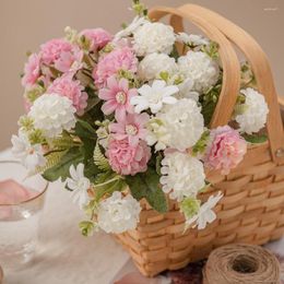 Flores decorativas LuanQI un montón de hermosas rosas artificiales 5 cabezas de margaritas planta falsa para boda decoración del hogar ramo de oficina