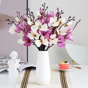 Fleurs décoratives Magnolia Plant Artificial Silk Flower Bouquet Simulation pour le salon à la maison Décoration Mariage Fake Ins Style 5Frques