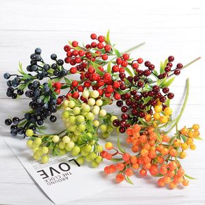 Decoratieve bloemen Mini kunstmatige bessen bloem kerstfruit nep bessen en kleine schuimdecoratie trouwhuis planten arrangement