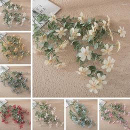 Fleurs décoratives Mini Soie Artificielle Rose Faux Feuilles En Plastique Faux Buissons Têtes Extérieur Jardin Décoration Blanc Clôture Mur Décor