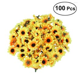 Flores decorativas Mini girasol de seda 4 cm artificiales para la decoración del hogar de la boda DIY corona Scrapbooking pendientes de flores falsas ropa