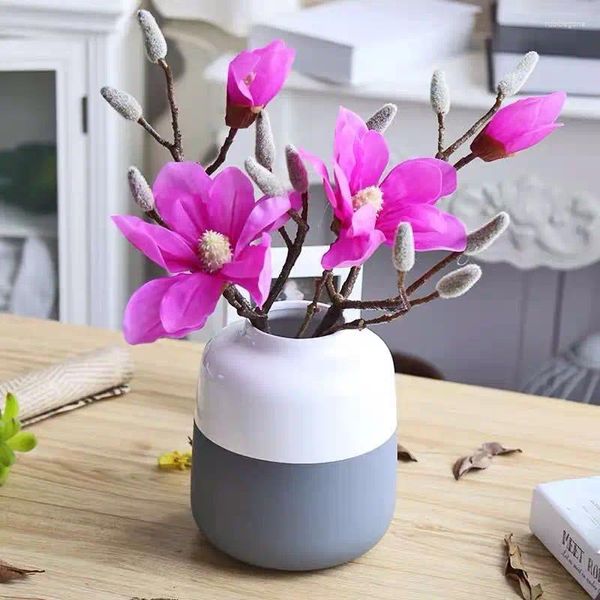 Flores decorativas mini tela adhesiva pequeña magnolia a mano Feel flower artificial al por mayor película de alto grado falso