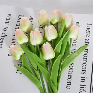Fleurs décoratives multicolores tulipes artificielles fausses tulip tiges réelles en couronne de couronne de mariage bouquet maître arrangement floral arrangement floral