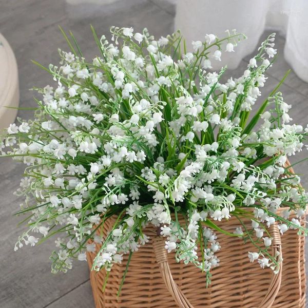 Fleurs décoratives nordique petit lis de vallée blanche de la branche en plastique de fleur petit bouquet de mariage de mariage hand