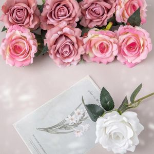 Decoratieve bloemen Oc'leaf Maatwerk Ondersteunde kunstbloem Korte steel Single-head Fluweelachtig rozenboeket voor DIY Home Wedding Party