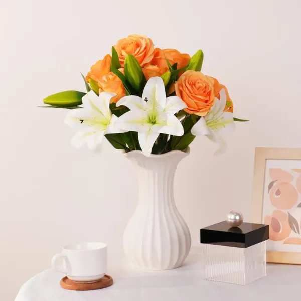 Flores decorativas Naranja Lily Rose Big Bouquet Silk Plástico Flor falsa para la sala de estar Decoración de bodas