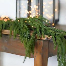 Декоративные цветы сосны Рождественская гирлянда Искусственная зелень Реалистичная 5-футовая елка из ротанга Орнамент для домашнего декора
