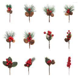 Decoratieve bloemen Pinecone Holly Takken Pine Cone Red Bessen Home Floral Decor Artificial Christmas Ornament Xmas Tree