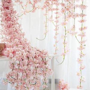 Decoratieve bloemen Plastic kunstmatige kersen rattan elegant roze 1,8 m hangende slinger nepbloem