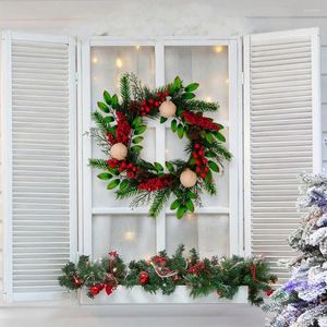 Fleurs décoratives en plastique couronne de rotin de Noël Noël avec pignes baies ornements 18,5 pouces de porte de porte de la fenêtre de la porte du manteau pour la maison