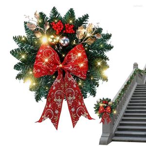Fleurs décoratives avant la couronne de Noël de Noël Porte artificielle créative avec des lumières LED escaliers muraux Gate cadeau pour la fête de mariage