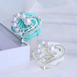 Decoratieve bloemen promotionele bruid bruidsmeisje polsbloem elastische armband liefde hart strass pearl handgemaakte herenpak pin xh064