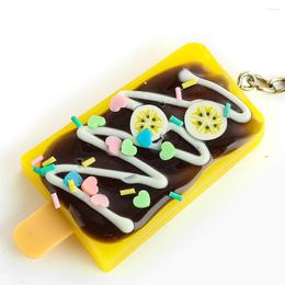 Fleurs décoratives PVC Imitation Ice Crème Keychain Yellow Chocolate Metal Buckle Pendant Filming Props Schoolbag Car Toys