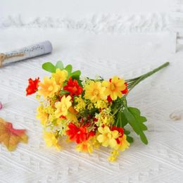 Fleurs décoratives fleurs artificielles réalistes Mumaines résistantes UV 6 faisceaux de plein air pour la maison