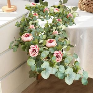 Fleurs décoratives réalistes, pivoines roses, vignes, simulation d'eucalyptus résistant à la décoloration, plantes suspendues