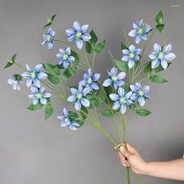 Decoratieve bloemen Realistisch Plastic 5-koppige Clematis Nepbloem Onderhoudsvriendelijk Simulatie Voor Bruiloft Home Decor Decoratie