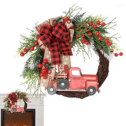 Fleurs décoratives Red Truck Farmhouse Couronne élégante et artistique réutilisable avec des produits de décoration intérieure pour les portes d'entrée