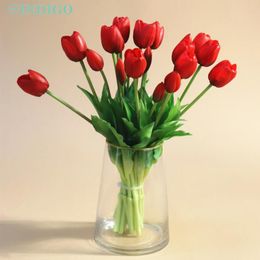 Fleurs décoratives bouquet de tulip rouge (20pcs / sac) Silicone Real Touch High Quality Calla Decoration Decoration Gift Artificial Flower Wedding-