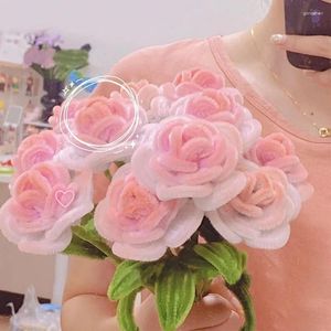 Fleurs décoratives, cadeau romantique, cadeau unique, bâton torsadé, Roses, tricot fait à la main, dégradé de couleur