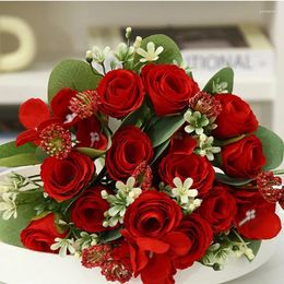 Fleurs décoratives Rose Bouquet de fleurs artificielles Fausses roses pour le bricolage de centres de centres de mariage pour la fête des mères NOEL Table de fête