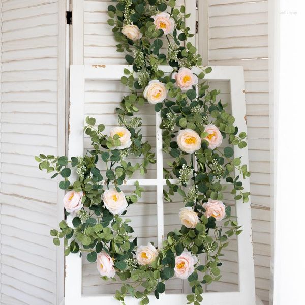 Flores decorativas Rosa Artificial Guirnalda Navidad Eucalipto Vid Plantas falsas para pared Arcos de boda Sala de estar Dormitorio Decoración Organizar