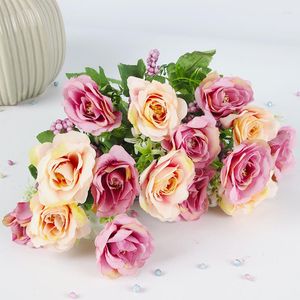 Decoratieve bloemen Rose Flower Mooi roze kunstmatige Hydrangea Silk Fake Bouquet voor familiehuwelijk