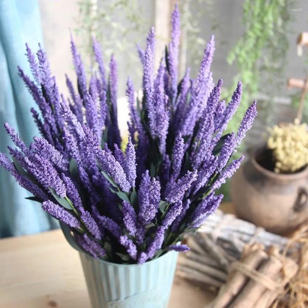 Flores decorativas Venta de 12 cabezas/ramo romántico Provenza flor artificial ramo de lavanda púrpura con hojas verdes fiesta en casa