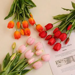 Fleurs décoratives Silicone tulipes bouquet réaliste de haute qualité de haute qualité fleur artificielle 5 têtes à la maison décor