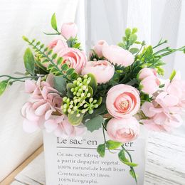 Decoratieve bloemen Silk Hydrangea Artificial Tea Rose Bouquet Vaas voor thuisdecoratieaccessoires Bruiloft Fake Flower