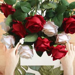Fleurs décoratives Bouquet de rose simulé simple pièce de flanelle artificielle de fleur artificielle de mariage de mariage intérieur décoration