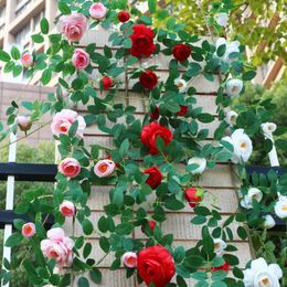 Fleurs décoratives Simulate Vine Decoration Camellia Plastique de fleur artificielle en soie de fleur artificielle
