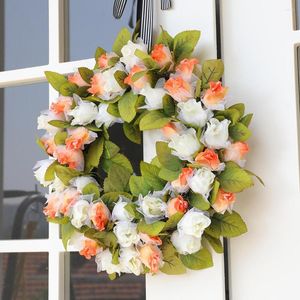 Decoratieve bloemen gesimuleerde rozenkrans die behoorlijk hangend zijn voor feesthuwelijk