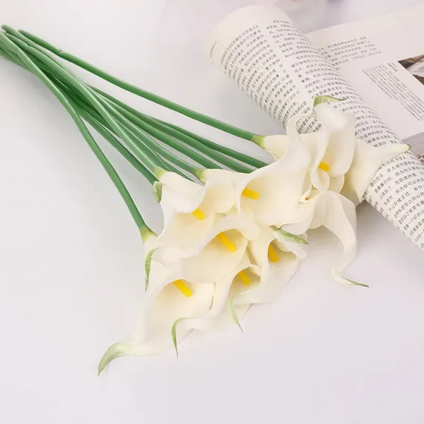 Flores decorativas Simulación Flor PU Mini Calla Lily Personas Boda Mano Sosteniendo Accesorios de Pografía para el Hogar