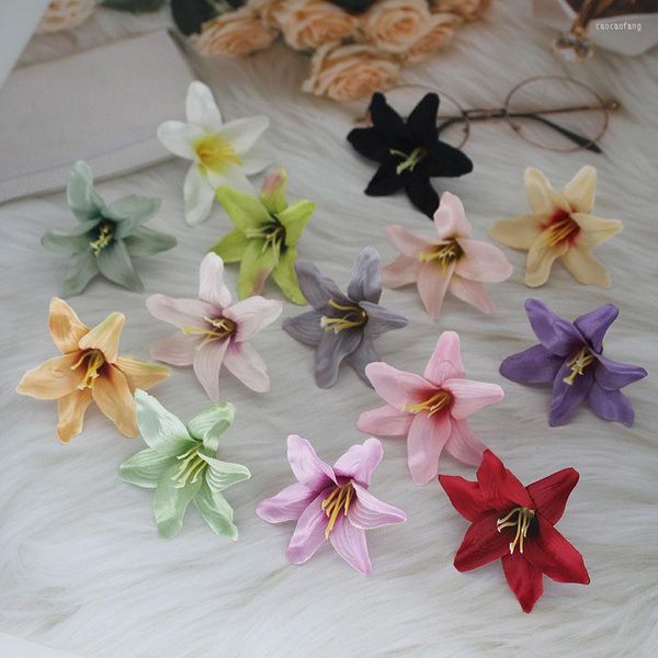 Fleurs décoratives Simulation Lys Fleur Artificielle Tête Guirlande De Soie Accessoires DIY Matériel Maison Décoration De Mariage Ornements Faux Flore