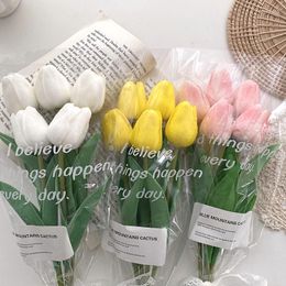 Decoratieve bloemen Simulatie Tulp Bouquet Ins Style Souvenir Party Graduation Season Teacher Gift Dating Birthday Flower Girl PO