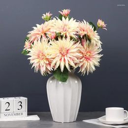 Simulation de fleurs décoratives deux tas dahlias chrysanthemum bouquet à la maison table de salon décoration de mariage faux artificiel faux