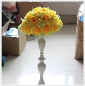 Flores decorativas Sprendiendo la novia de la novia de la altura de color amarillo-25cm 15 piezas de llegada de la boda besos de la bola de flores decoración del arcade adornos