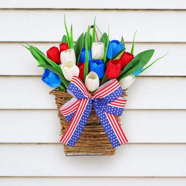 Fleurs décoratives Porte de printemps Panier suspendu Panier avant de tulipe Couronne patriotique avec un nœud arc bleu blanc pour l'indépendance juillet