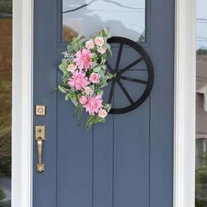 Couronne de fleurs décoratives de printemps, artificielles roses et roues faites à la main pour la décoration de porte de maison