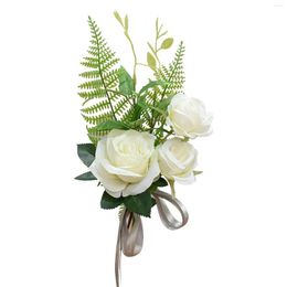 Decoratieve bloemen Trap Simulatiefeest met lintreceptie Ceremonie Pography voor bruiloft kunstmatige bloemauto body decor stoel terug