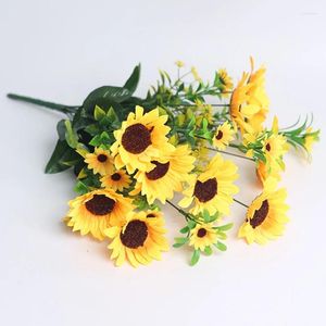 Fleurs décoratives Sunflower Flower Bouquet Artificial Fake Daisy Mariage des accessoires de plante de mariage à la maison Décoration de fête de Noël